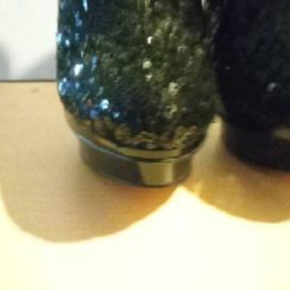 Shoes - Picture 5 of 6